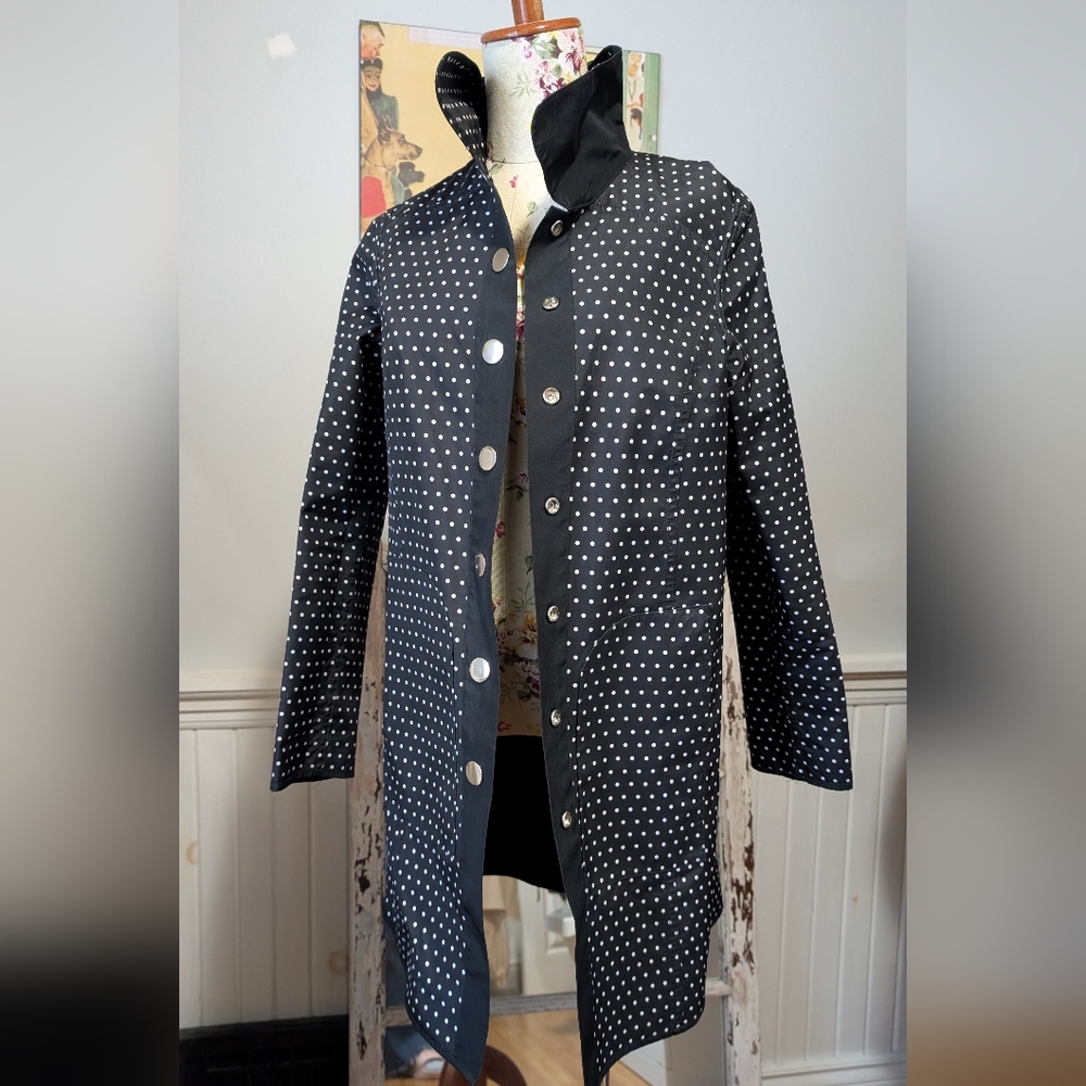Trench‎ Coat